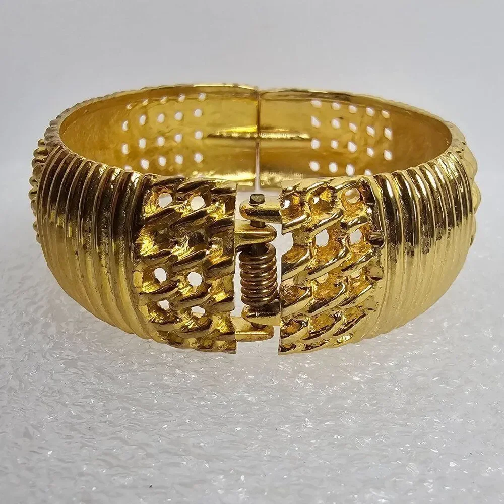 Vintage Gold Tone Hinged Clamper Bracelet Stripe Open Work Chunky‎ Statement